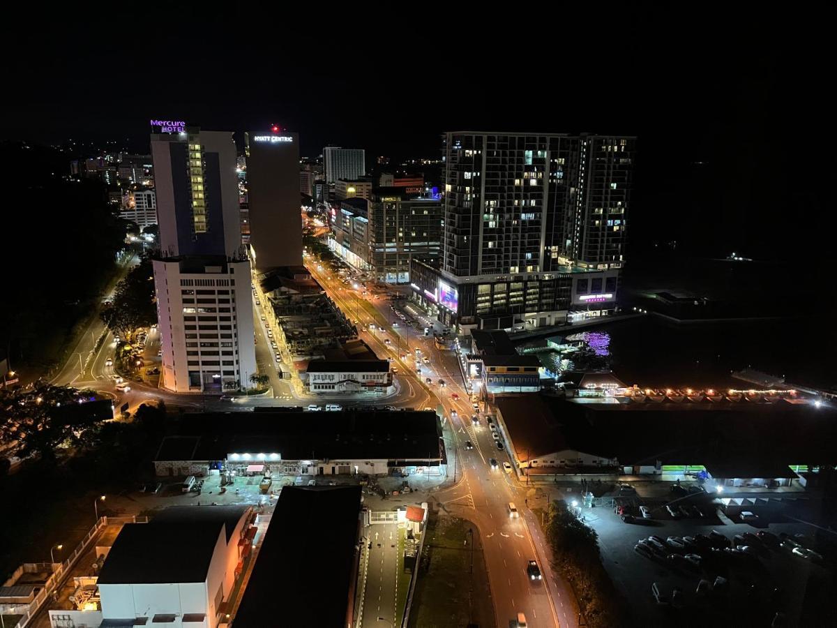 Appartamento Jesselton Quay Kota Kinabalu 1 Esterno foto