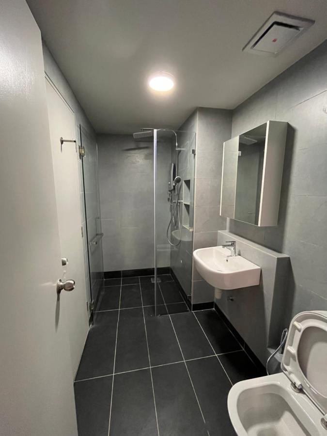 Appartamento Jesselton Quay Kota Kinabalu 1 Esterno foto